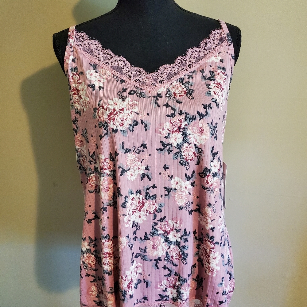 Women's Full Circle floral tank top